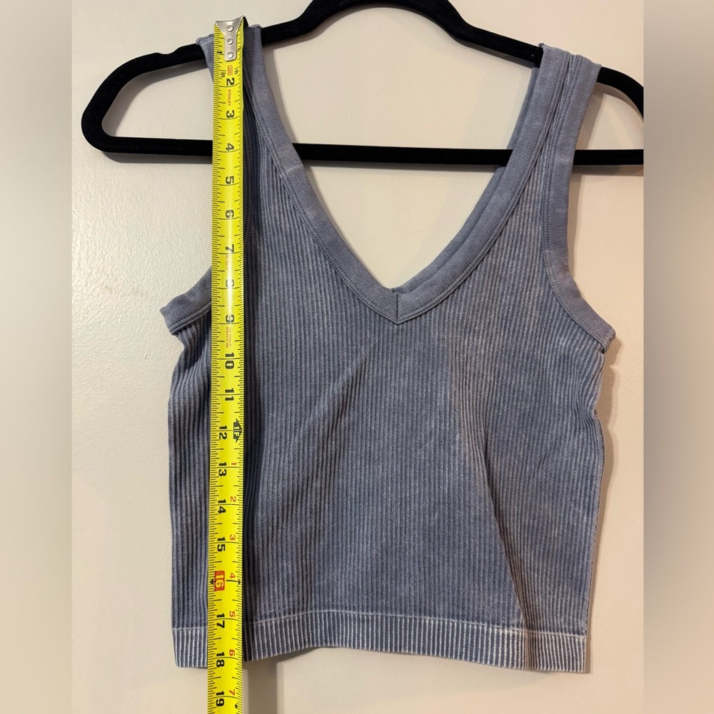 Faded Rose Ribbed Crop Tank Top Gray Stretch V Neck Size Large - Picture 5 of 7
